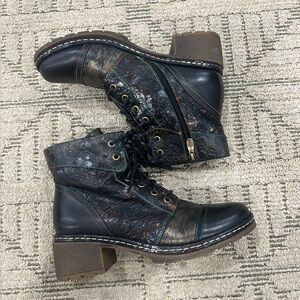 NWOBox Spring Step L’Artiste Black and Brown Boots size 9.5